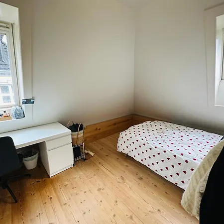 Privat overnatting Sjarmerende Bolig Like Ved Togstasjonen *
