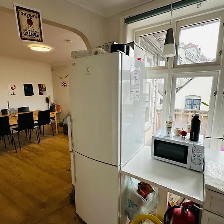 Privat overnatting Sjarmerende Bolig Like Ved Togstasjonen