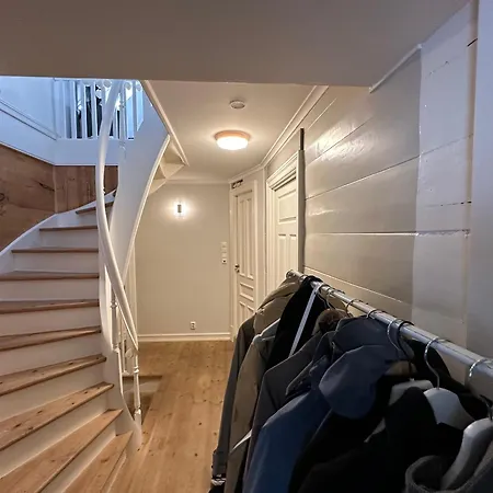 Sjarmerende Bolig Like Ved Togstasjonen Privat overnatting Bergen