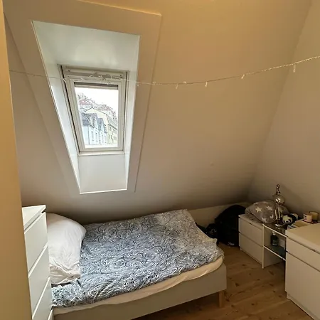 Homestay szállás Sjarmerende Bolig Like Ved Togstasjonen *