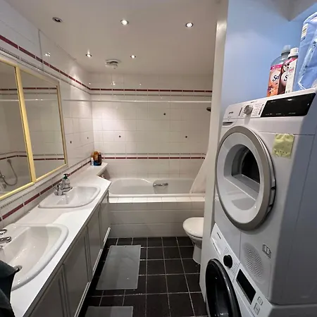 Sjarmerende Bolig Like Ved Togstasjonen Habitación en casa particular