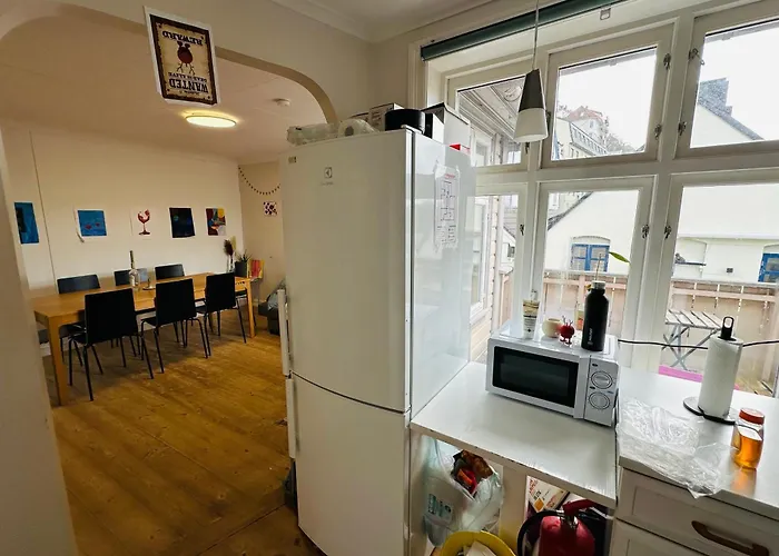 Homestay Sjarmerende Bolig Like Ved Togstasjonen