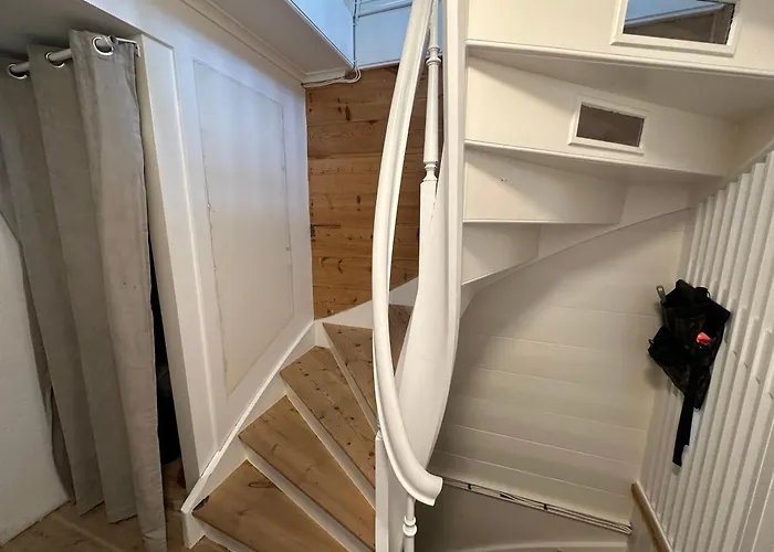 Homestay Sjarmerende Bolig Like Ved Togstasjonen