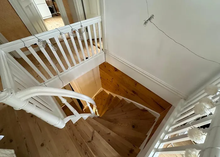 Homestay Sjarmerende Bolig Like Ved Togstasjonen