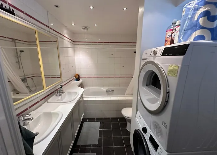 Sjarmerende Bolig Like Ved Togstasjonen Homestay