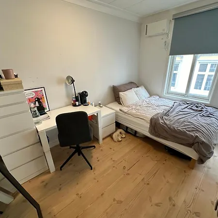 Sjarmerende Bolig Like Ved Togstasjonen Проживание в семье