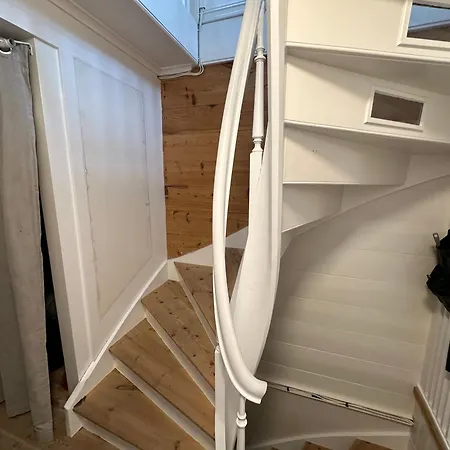 Проживание в семье Sjarmerende Bolig Like Ved Togstasjonen